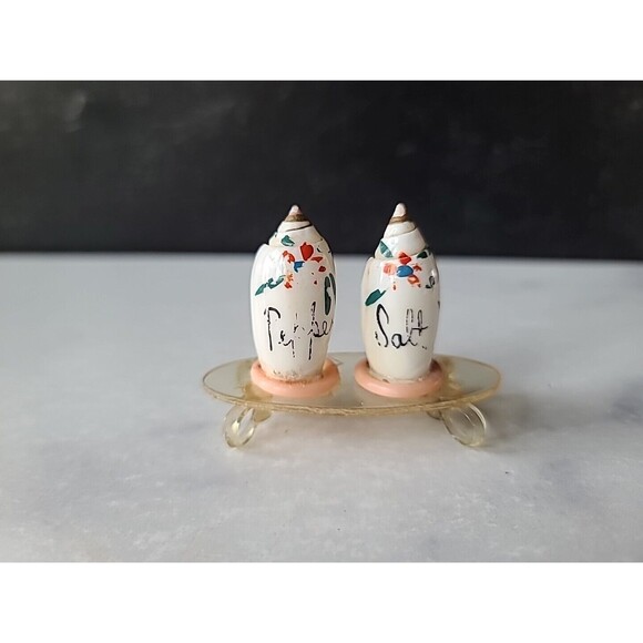 Shell Shaped Salt And Pepper Shaker Figurine, Vintage READ - Picture 2 of 10